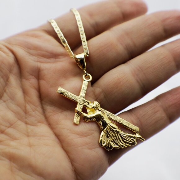 Jesus Carrying Cross Pendant with 24-inch Mariner Chain Necklace - Picture 3 of 7